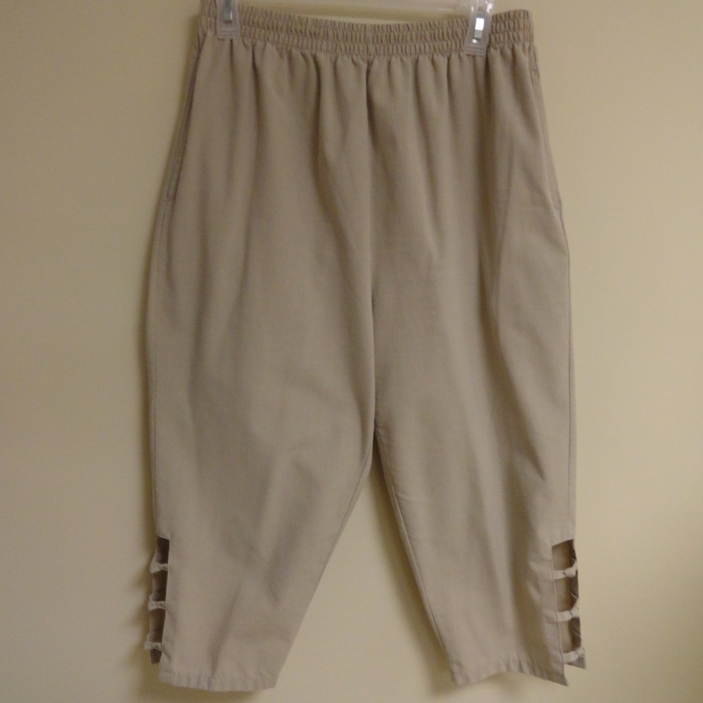 Khaki ankle pants with knot detail  size XL